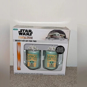 Star Wars‎ Mandalorian Milkshake Kit for Two Baby Yoda Snack Time